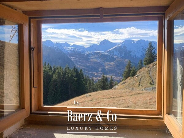 photo 10 Alpine Chalet on the ski slopes