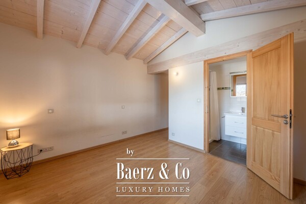 photo 8 Apartment Duplex with 4 Bedrooms - In the Heart of the Village