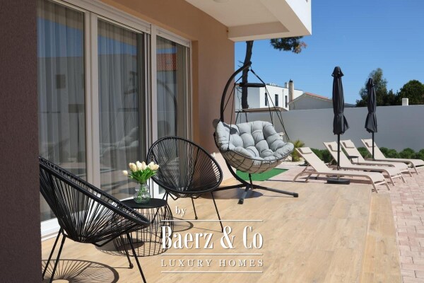 photo 4 Zaton, modern villa with a pool and a large garden
