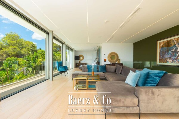 photo 17 Beautiful luxury home in Cap Martinet, Cap Martinet